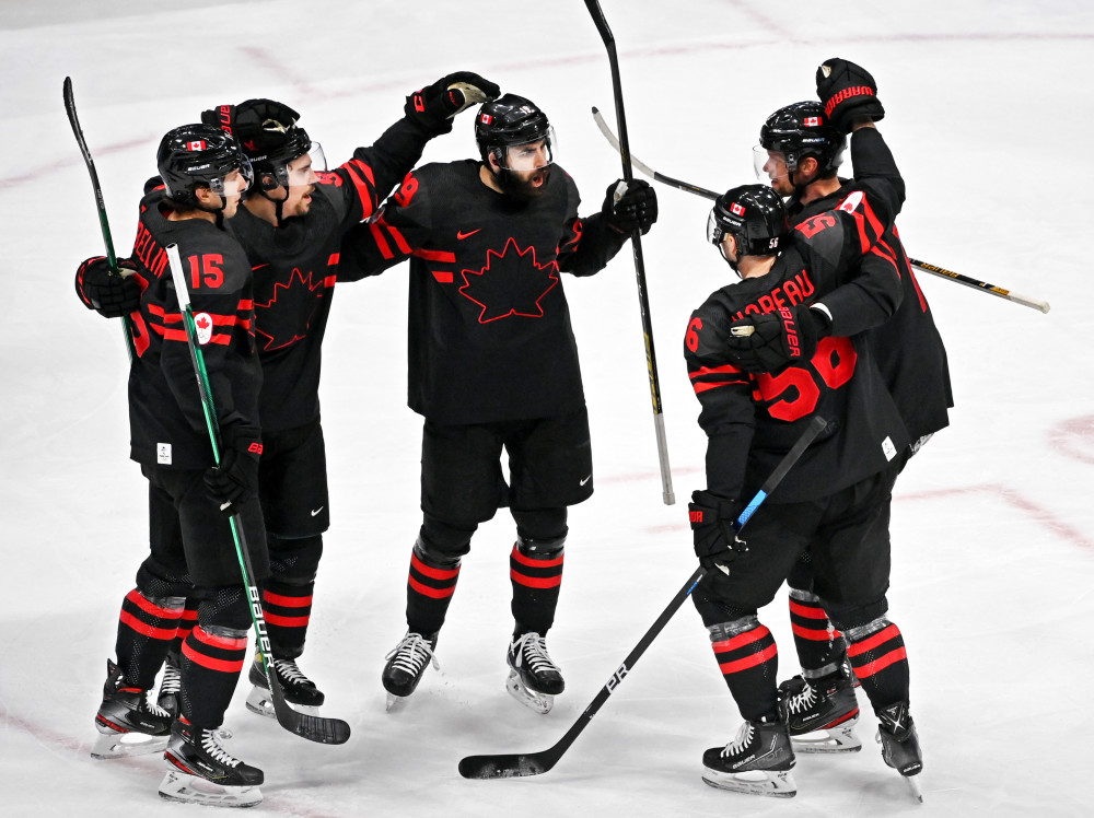 开云体育-关于加拿大队带队取胜！，穆古鲁扎重要时刻晋级下一阶段上演精彩一战的信息-开云体育