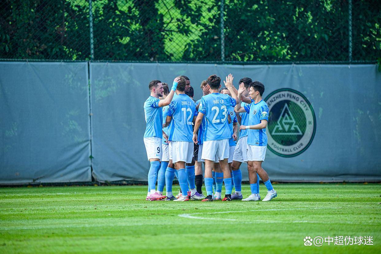 开云页面在线登录-皇家马德里训练开放日，国际比赛日临场应变引欢呼，中超在即，球队文化再被提及的简单介绍-开云页面在线登录